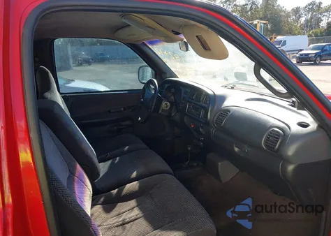 1999 Dodge Ram 1500 St из США, поврежденный, VIN 1B7HF16Y6XS182712